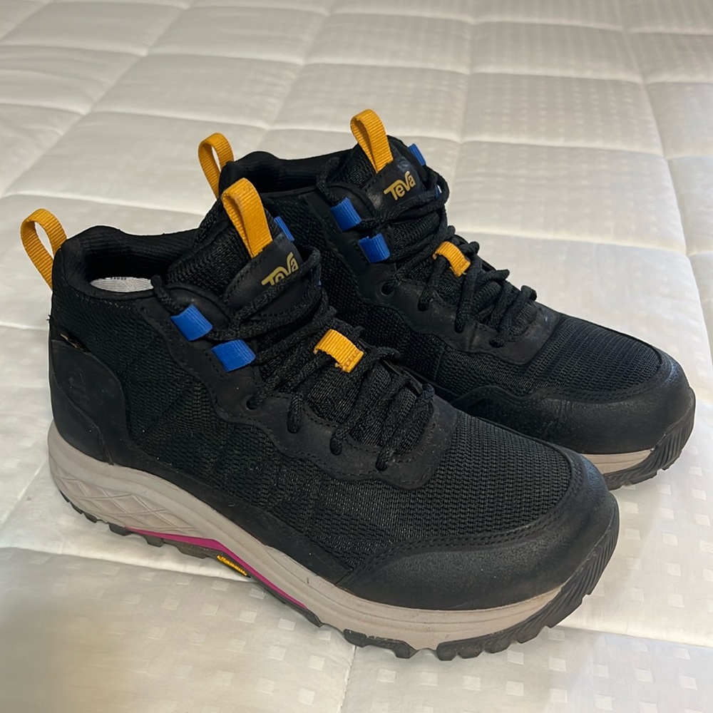 Teva Ridgeview Mid Hiking Boot (Women’s) - Size 8